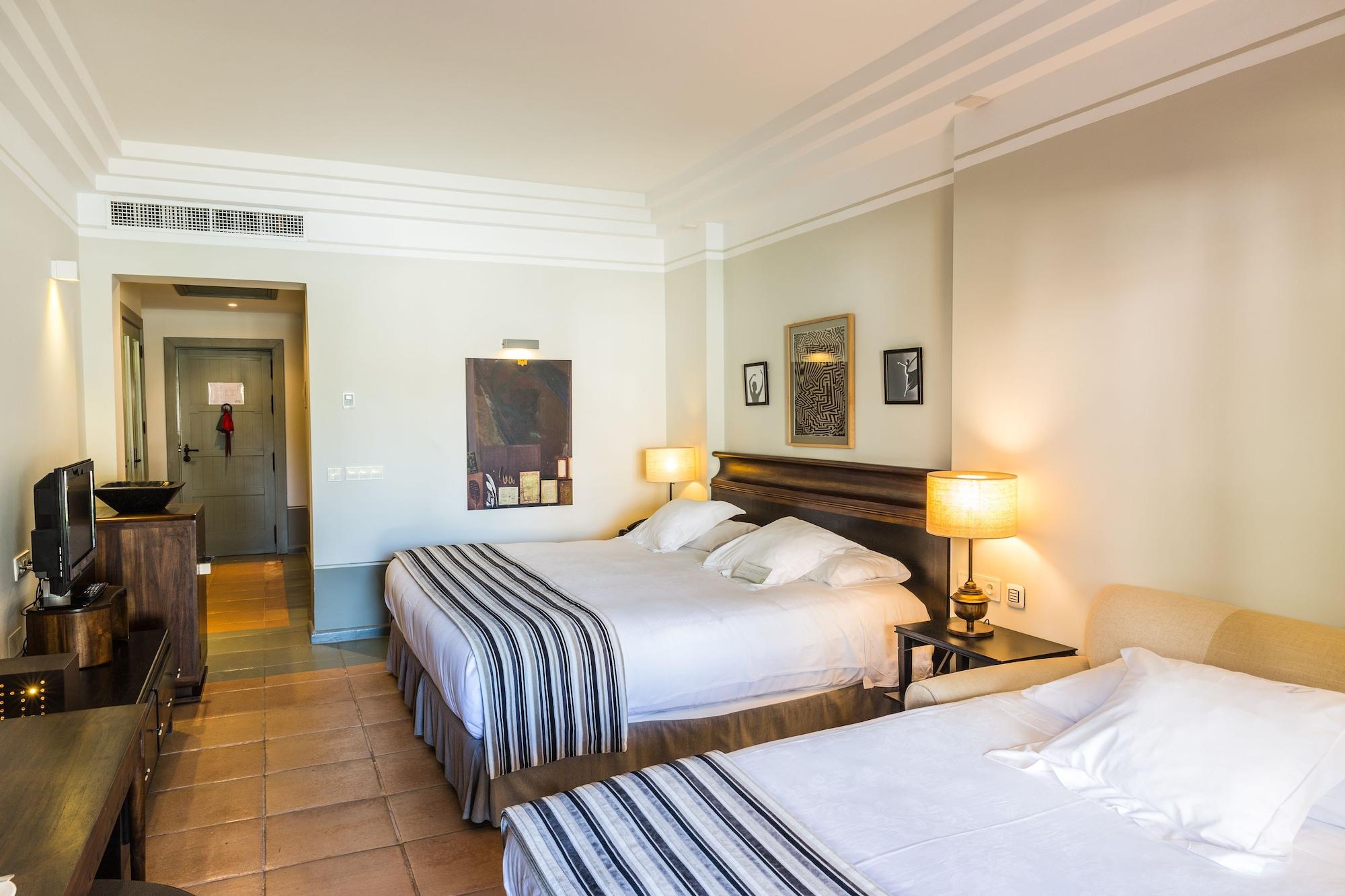 Vincci Seleccion Estrella Del Mar Hotel Marbella Ngoại thất bức ảnh A room at the hotel