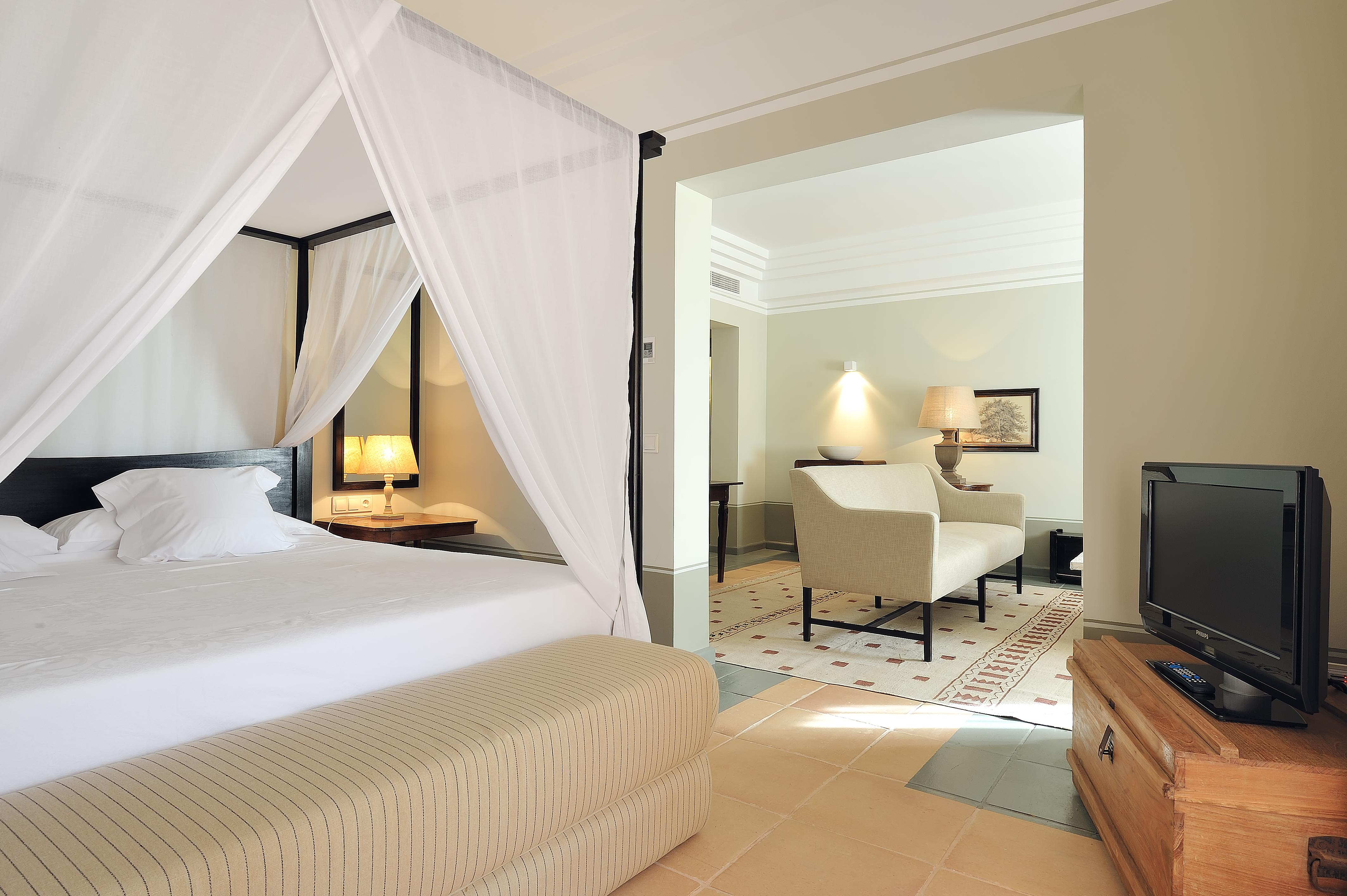 Vincci Seleccion Estrella Del Mar Hotel Marbella Ngoại thất bức ảnh A suite at the hotel
