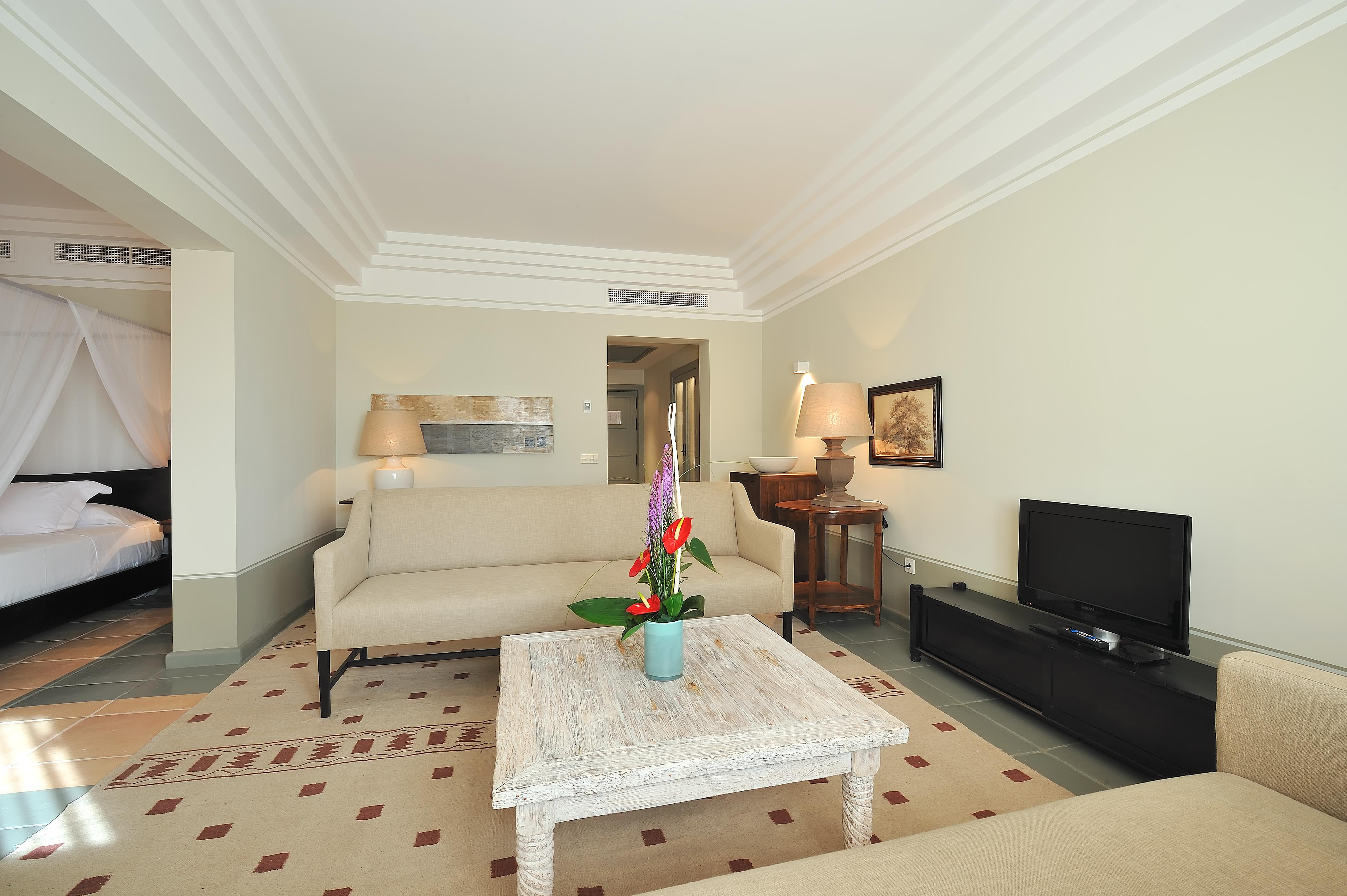 Vincci Seleccion Estrella Del Mar Hotel Marbella Ngoại thất bức ảnh A suite at the hotel