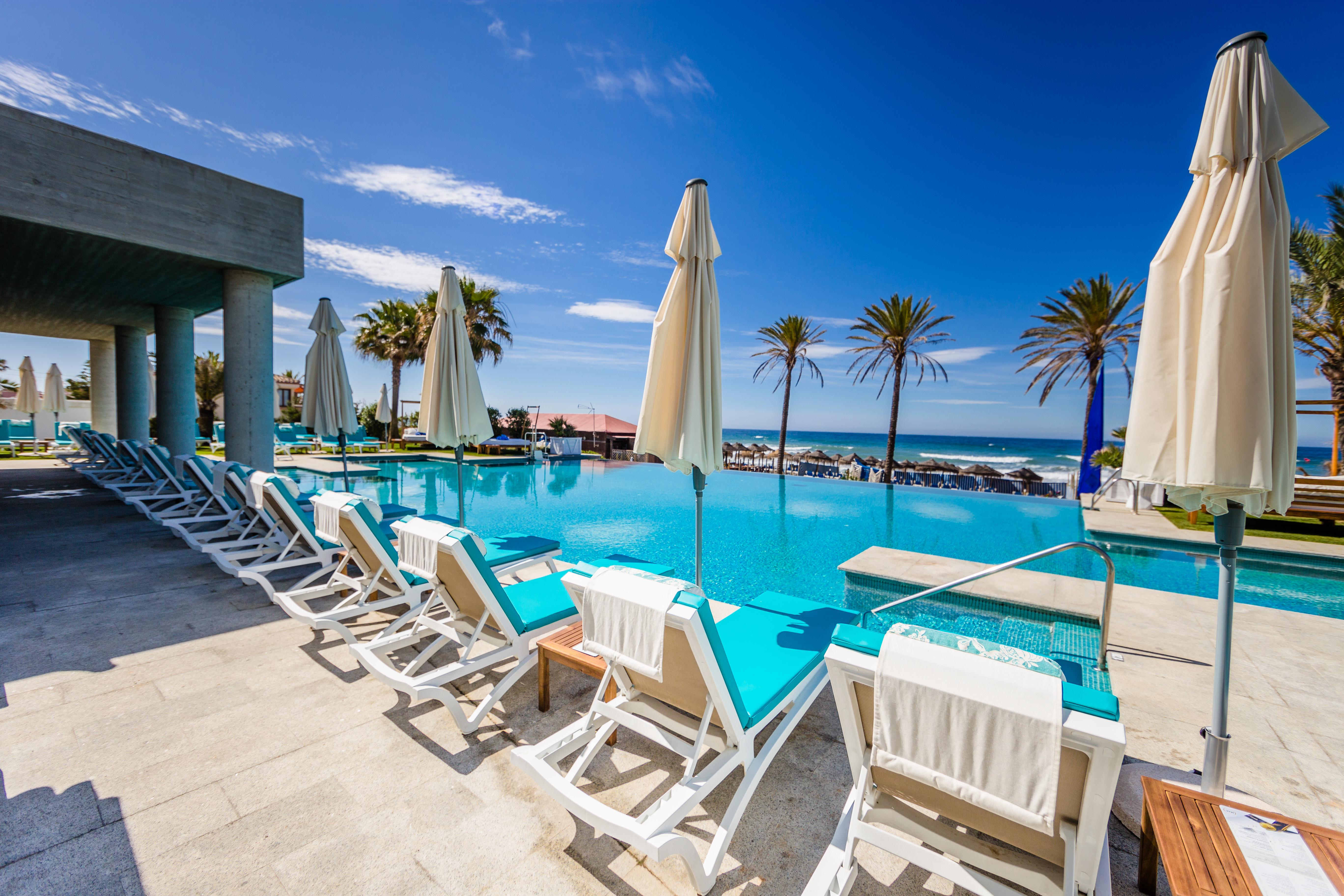 Vincci Seleccion Estrella Del Mar Hotel Marbella Ngoại thất bức ảnh The swimming pool at the hotel